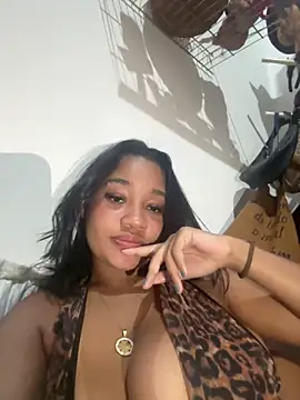 hillarymoreninha online show from September 25, 2025, 7:45 am