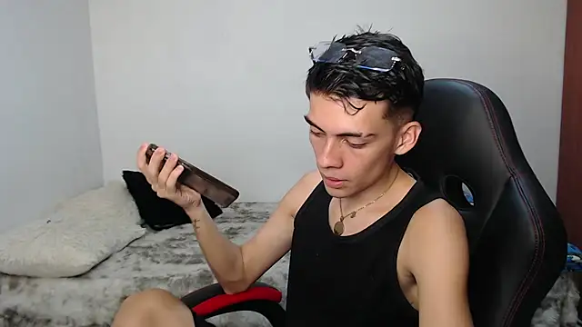 Rimuru17 online show from April 1, 2026, 4:35 am