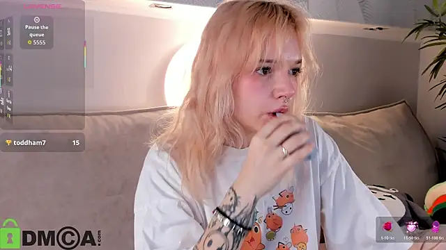 Molly Platt online show from March 18, 2026, 9:12 am