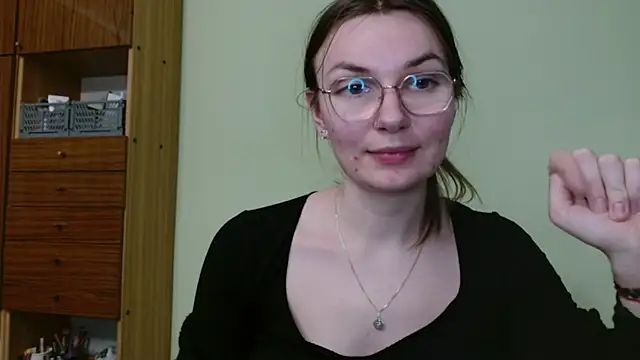 LooveELLYx online show from February 4, 2025, 6:17 pm