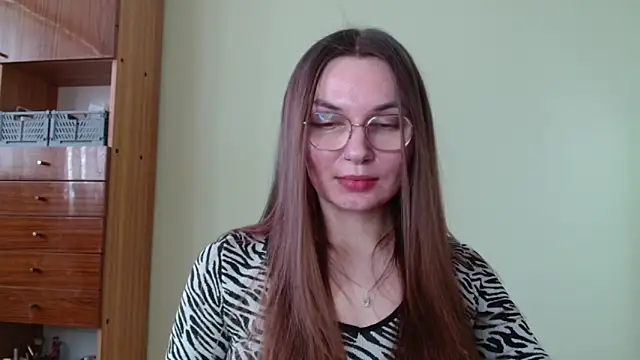 LooveELLYx online show from February 21, 2025, 11:01 am