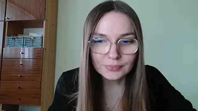 Snapshot of LooveELLYx chatting on February 2, 2026, 2:27 pm LooveELLYx online show from February 2, 2026, 2:27 pm