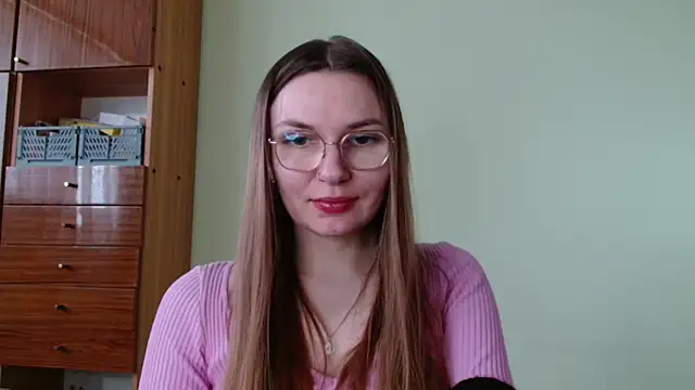 Snapshot of LooveELLYx chatting on February 3, 2026, 2:33 pm LooveELLYx online show from February 3, 2026, 2:33 pm