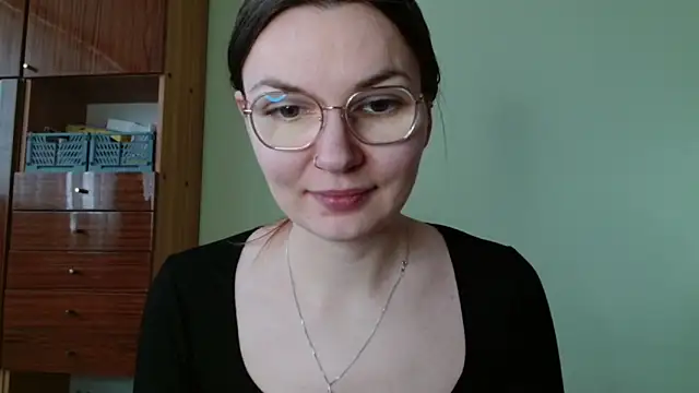 Snapshot of LooveELLYx chatting on February 10, 2026, 2:32 pm LooveELLYx online show from February 10, 2026, 2:32 pm