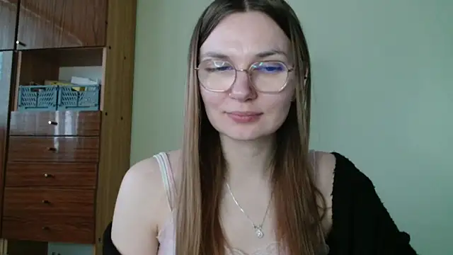 Snapshot of LooveELLYx chatting on February 12, 2026, 7:36 am LooveELLYx online show from February 12, 2026, 7:36 am