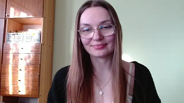 Snapshot of LooveELLYx chatting on February 18, 2026, 2:35 pm LooveELLYx online show from February 18, 2026, 2:35 pm