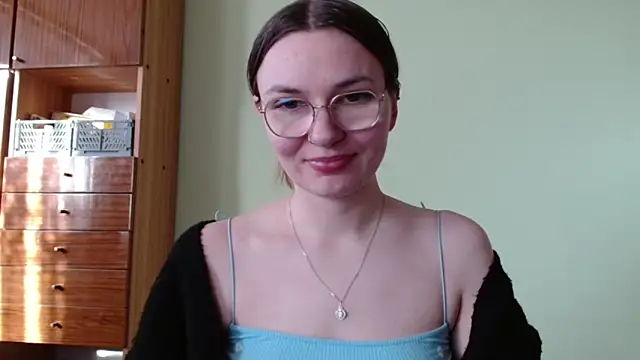 Snapshot of LooveELLYx chatting on February 19, 2026, 2:24 pm LooveELLYx online show from February 19, 2026, 2:24 pm
