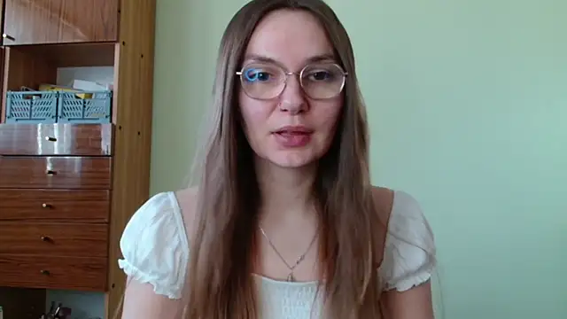 Snapshot of LooveELLYx chatting on February 20, 2026, 7:32 am LooveELLYx online show from February 20, 2026, 7:32 am