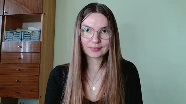 Snapshot of LooveELLYx chatting on February 24, 2026, 7:28 am LooveELLYx online show from February 24, 2026, 7:28 am