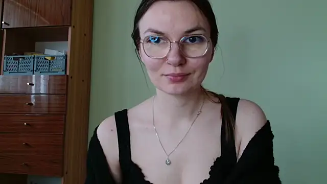 Snapshot of LooveELLYx chatting on February 25, 2026, 7:29 am LooveELLYx online show from February 25, 2026, 7:29 am