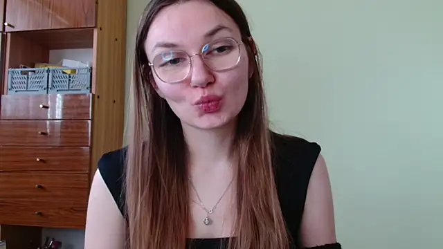 Snapshot of LooveELLYx chatting on February 27, 2026, 7:52 am LooveELLYx online show from February 27, 2026, 7:52 am