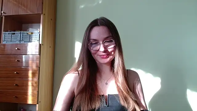Snapshot of LooveELLYx chatting on March 3, 2026, 2:45 pm LooveELLYx online show from March 3, 2026, 2:45 pm