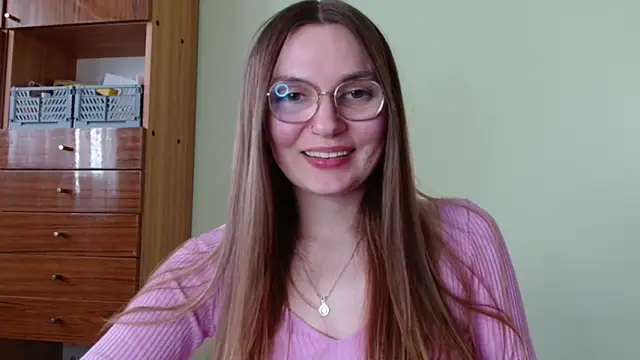 Snapshot of LooveELLYx chatting on March 23, 2026, 2:32 pm LooveELLYx online show from March 23, 2026, 2:32 pm