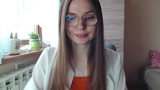 Snapshot of LooveELLYx chatting on April 3, 2026, 6:33 am LooveELLYx online show from April 3, 2026, 6:33 am