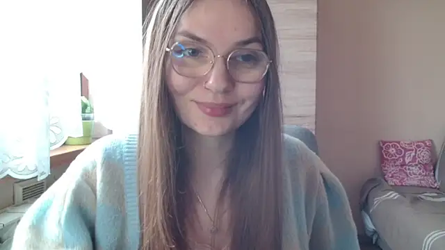 Snapshot of LooveELLYx chatting on April 11, 2026, 6:18 am LooveELLYx online show from April 11, 2026, 6:18 am