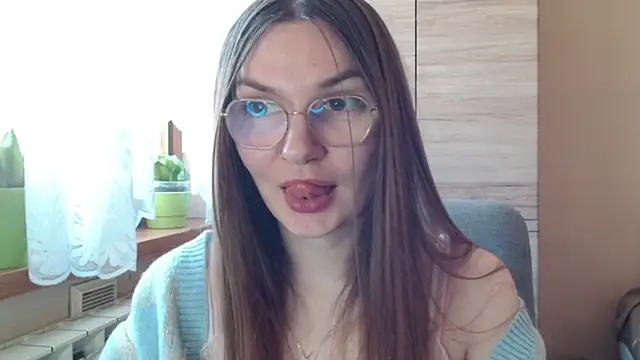 Snapshot of LooveELLYx chatting on April 11, 2026, 7:45 am LooveELLYx online show from April 11, 2026, 7:45 am
