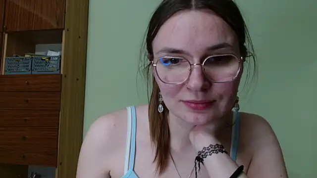 Snapshot of LooveELLYx chatting on April 15, 2026, 7:58 pm LooveELLYx online show from April 15, 2026, 7:58 pm