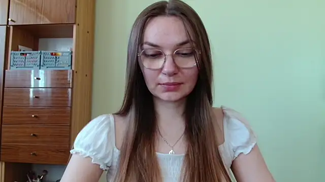 Snapshot of LooveELLYx chatting on May 25, 2026, 6:30 am LooveELLYx online show from May 25, 2026, 6:30 am