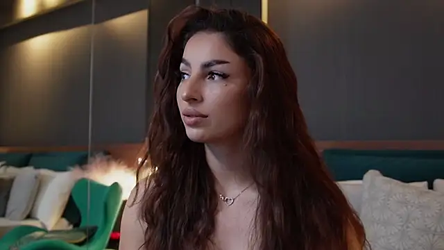 Snapshot of EmilyTrix chatting on November 2, 2025, 2:19 pm EmilyTrix online show from November 2, 2025, 2:19 pm