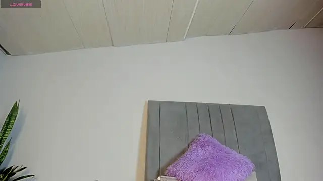 Sophia Ebony online show from October 15, 2025, 1:00 pm