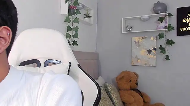 Thomas wil online show from November 18, 2025, 6:40 am