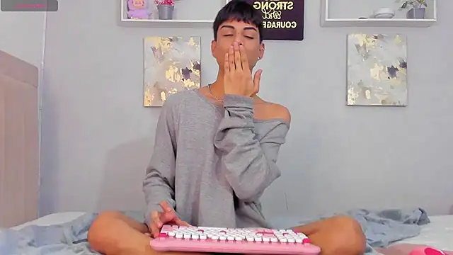 Snapshot of Thomas_wil chatting on February 13, 2026, 11:34 pm Thomas wil online show from February 13, 2026, 11:34 pm