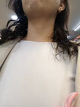 anntonella watson online show from May 15, 2026, 11:28 am
