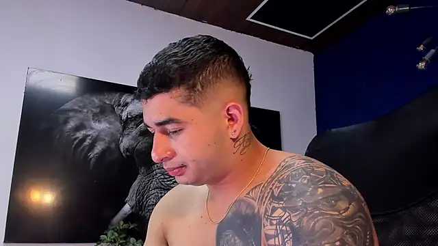 Snapshot of king_falconer chatting on January 7, 2026, 2:47 am king falconer online show from January 7, 2026, 2:47 am