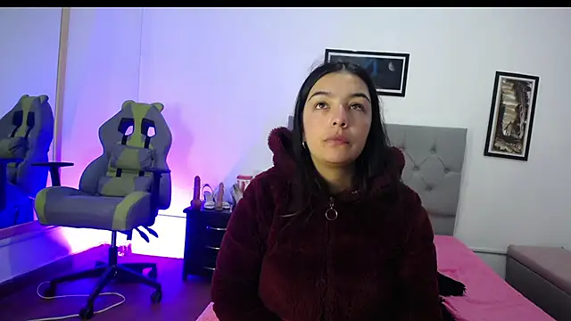 Snapshot of Esmeraldaa- chatting on October 1, 2025, 3:56 am Esmeraldaa- online show from October 1, 2025, 3:56 am