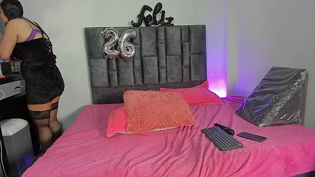 Snapshot of Esmeraldaa- chatting on March 11, 2026, 6:30 am Esmeraldaa- online show from March 11, 2026, 6:30 am