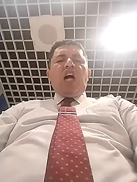 Snapshot of BigCristh79 chatting on October 3, 2025, 1:57 am BigCristh79 online show from October 3, 2025, 1:57 am