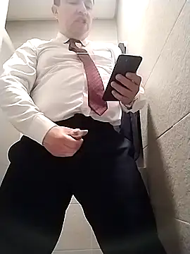 Snapshot of BigCristh79 chatting on October 6, 2025, 7:50 am BigCristh79 online show from October 6, 2025, 7:50 am