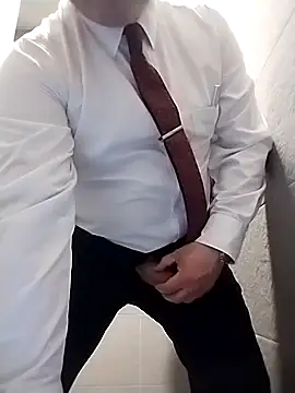 Snapshot of BigCristh79 chatting on October 26, 2025, 10:04 pm BigCristh79 online show from October 26, 2025, 10:04 pm