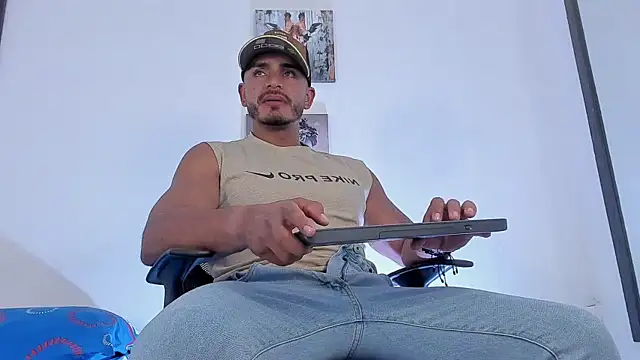 magnusclark online show from May 12, 2026, 6:38 pm