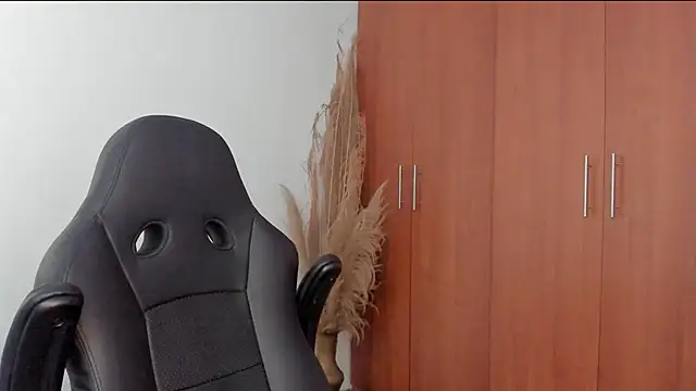 Evansdark1 online show from April 5, 2026, 10:18 pm