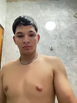 RobinLenoxx online show from October 9, 2025, 8:40 pm