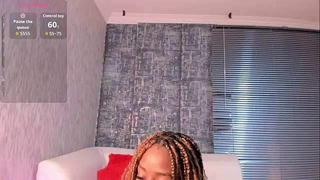 NathalyLeen online show from January 9, 2026, 8:54 pm