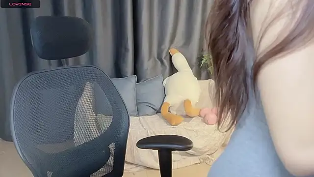 Snapshot of Yin-LL chatting on September 30, 2025, 5:07 pm Yin-LL online show from September 30, 2025, 5:07 pm