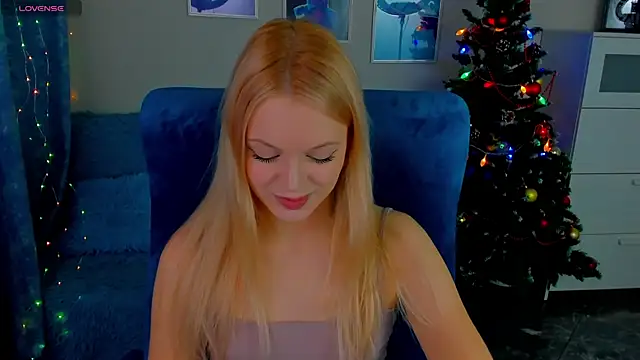 KatherineePierce online show from December 17, 2025, 4:46 pm