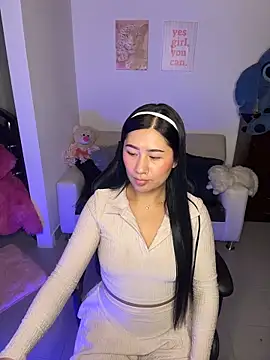 evelyn ch  online show from February 12, 2026, 10:43 am