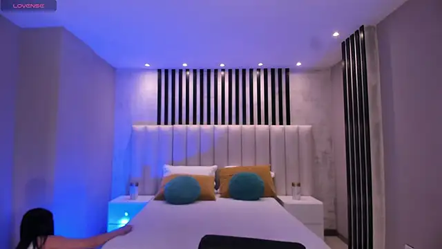 IsabellaMoreau online show from October 30, 2025, 7:47 pm