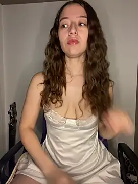 Snapshot of -rosi chatting on February 12, 2026, 12:49 am -rosi online show from February 12, 2026, 12:49 am