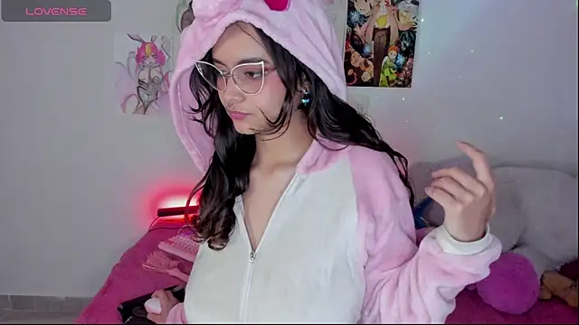 Snapshot of Maki_sins chatting on February 16, 2026, 1:46 am Maki sins online show from February 16, 2026, 1:46 am