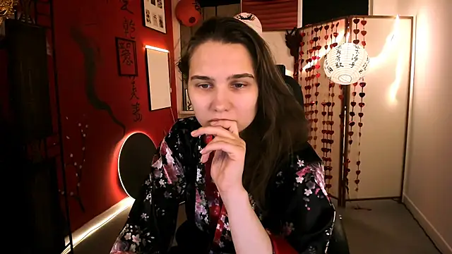 Snapshot of TessaMill chatting on February 18, 2026, 5:14 am TessaMill online show from February 18, 2026, 5:14 am