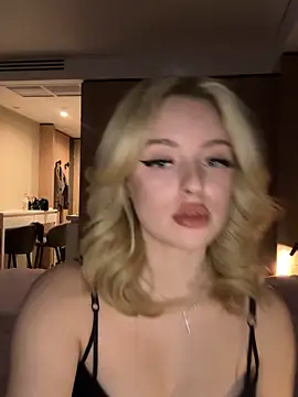 SexyEvaLips online show from May 15, 2026, 5:42 pm
