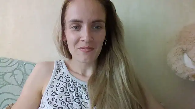JayeTyler online show from June 18, 2026, 7:41 am