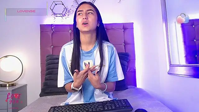 Snapshot of _helen_teen__ chatting on September 29, 2025, 1:38 pm  helen teen   online show from September 29, 2025, 1:38 pm