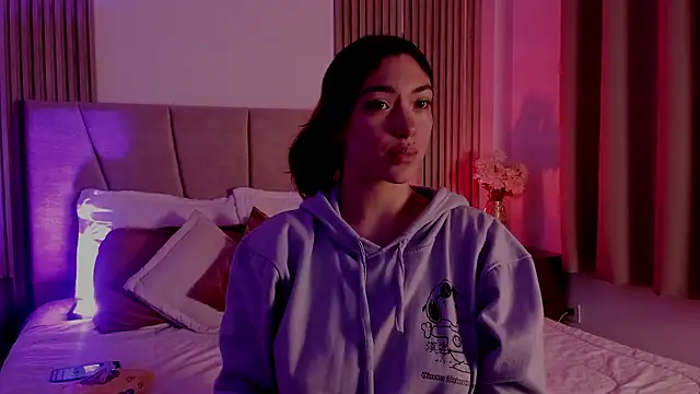 Victoria Beaumont online show from January 14, 2026, 11:49 am