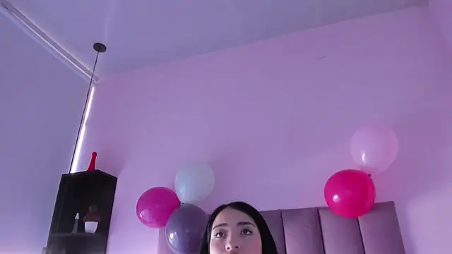 violet myerrs online show from November 7, 2025, 12:38 pm