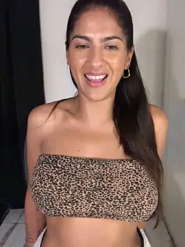 chicachocolate01 online show from March 17, 2026, 5:49 pm